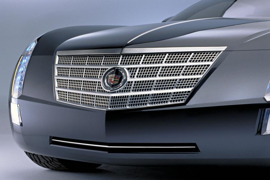 Детали экстерьера Cadillac Sixteen Concept 2003 года  (фото 35 из 41)